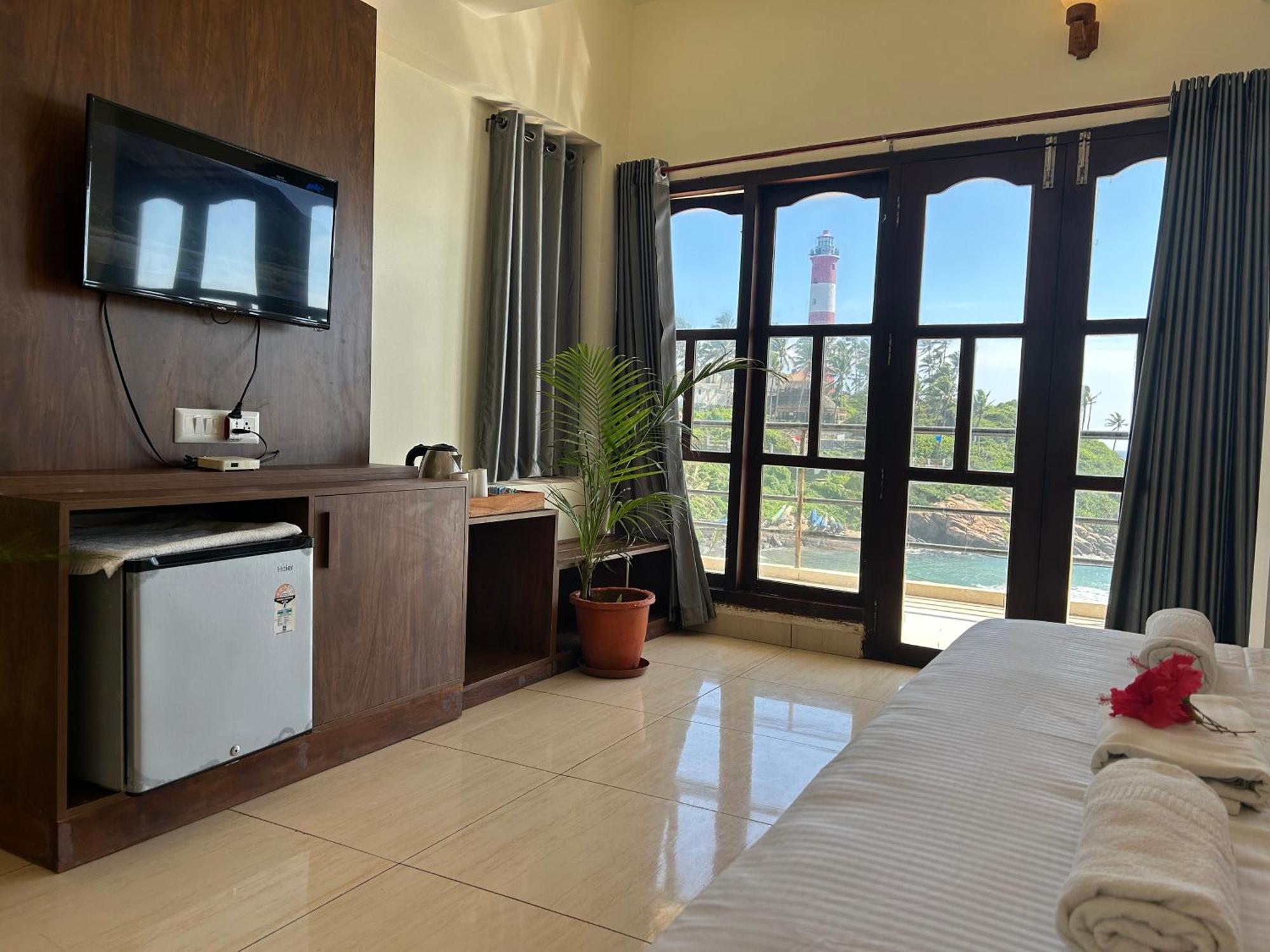 The Ocean Park Beach Resort Ковалам Экстерьер фото