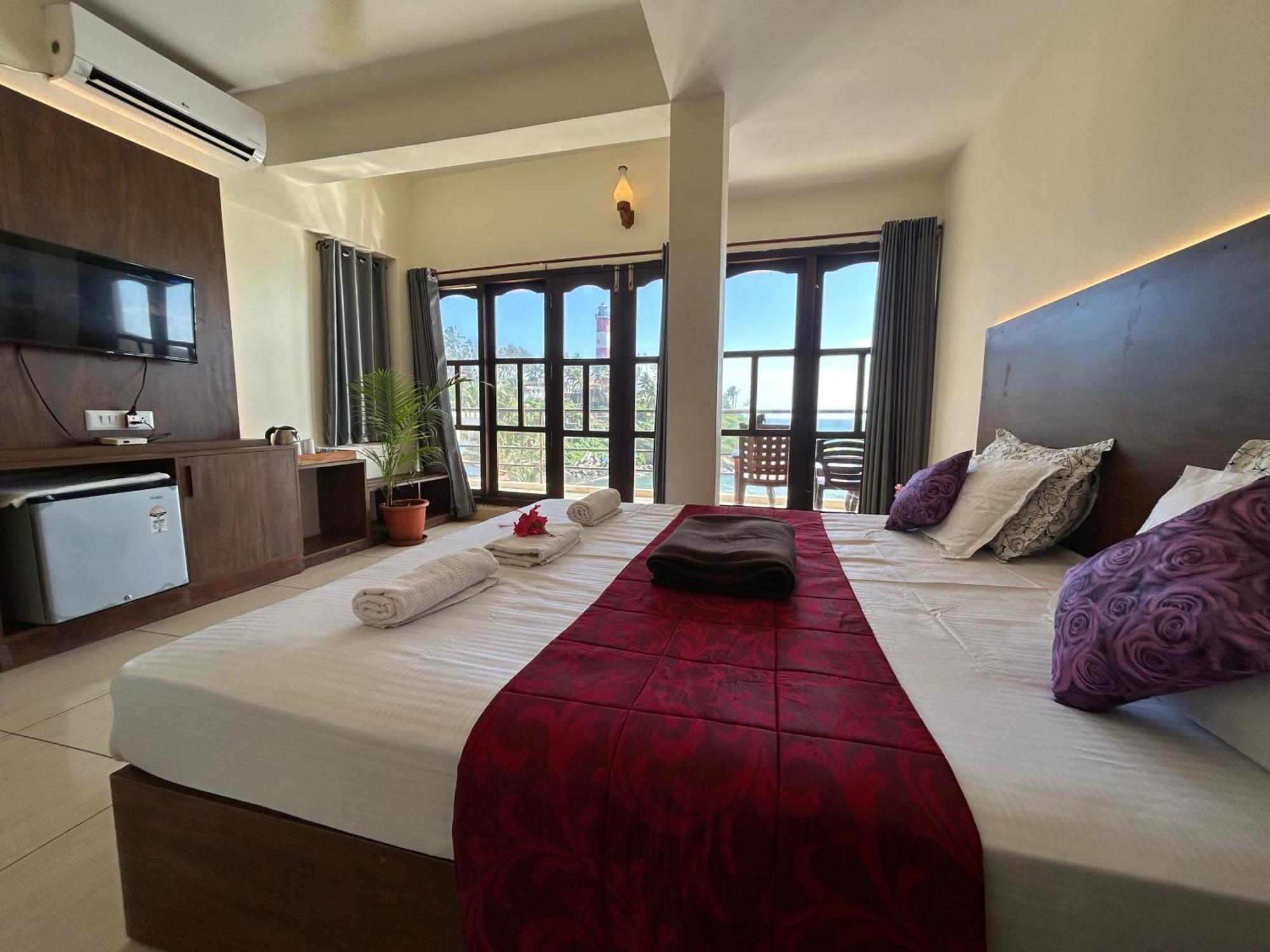 The Ocean Park Beach Resort Ковалам Экстерьер фото